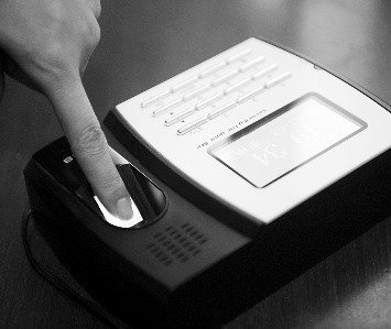 指纹打卡机作弊